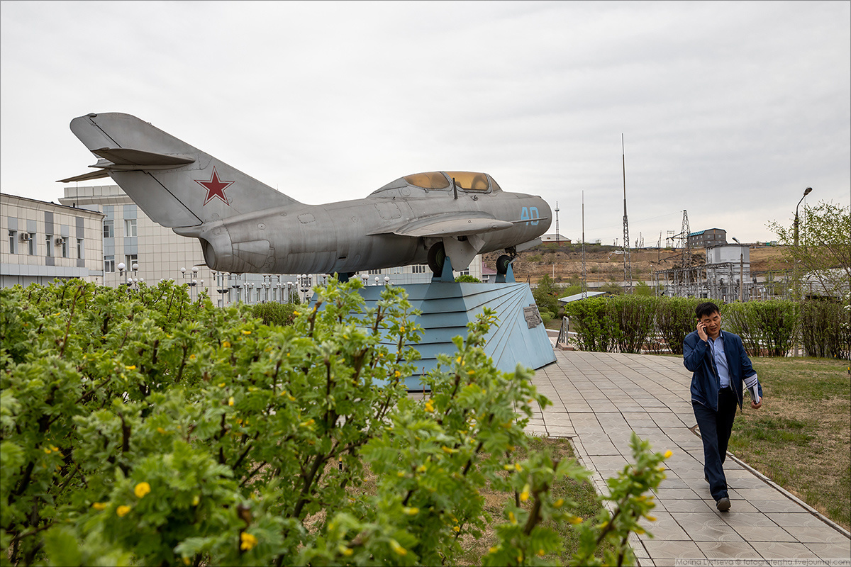 Улан удэнский. Улан-Удэ вертолетный завод. Вертолетный авиационный завод Улан-Удэ. Вертолетный аэродром Улан Удэ. Авиационный завод сверху Улан Удэ.