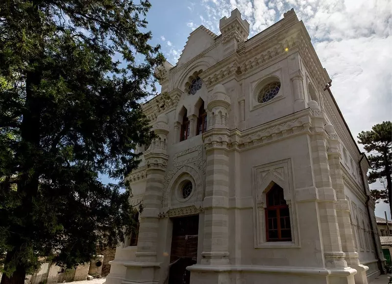 Иллюстрация №7 для статьи «В Симферополе после реставрации открыта караимская кенасса»