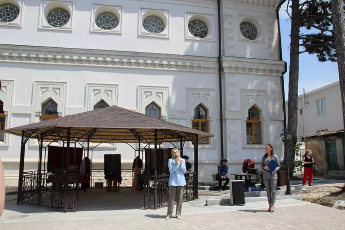 Картинка №6 для «Крым: В Симферополе после реставрации открыта караимская кенасса»