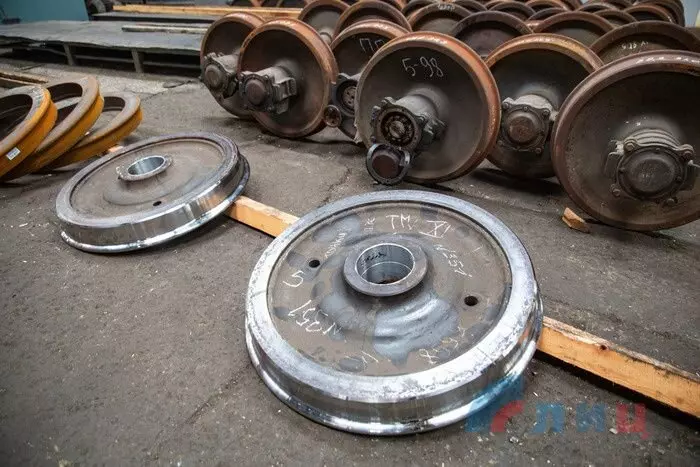 Фото #4 для «Луганский Трансмаш наладил производство нового вида колёсных пар для шахтных электровозов»