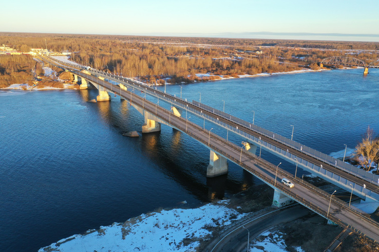 В Киришах Ленинградской области прошел торжественный запуск движения по новому мосту через Волхов