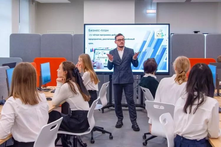 Фото №2 для новости «новая школа: В Москве открылся новый корпус школы Тропарево»