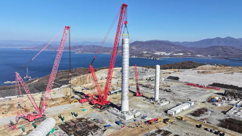 Самую тяжелую колонну установили на площадке строительства НЗМУ