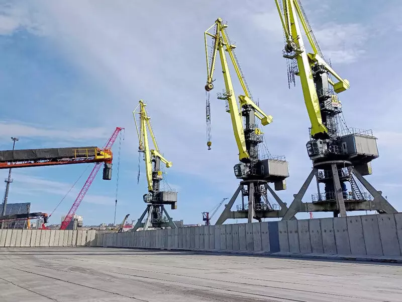 Изображение 2 для новости «Мурманская область: В морском порту Мурманск после реконструкции введен в эксплуатацию причал 2»