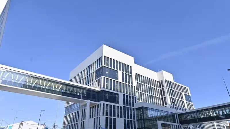 Иллюстрация #1 для новости «Медучреждения: Новый корпус лучевой терапии медицинского центра Коммунарка введен в эксплуатацию»