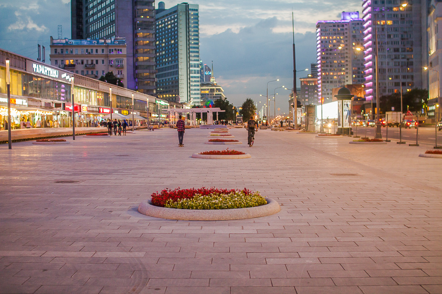 Тюмень арбат улица. Улица новый Арбат. Новый Арбат Тюмень. Хабаровск Арбат. Новый Арбат аллея.