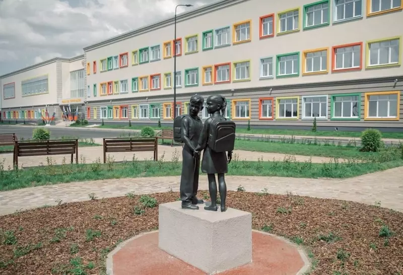 В Мариуполе построена новая большая школа на 1100 мест