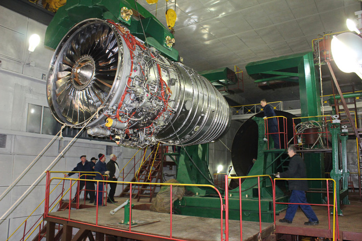 Прототип двигателя для ПАК ДА на испытательном стенде ОАО "Кузнецов" (http://www.tupolev.ru/).