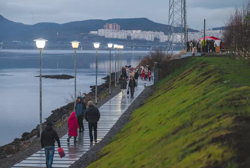 Завершён второй этап благоустройства Поморской набережной в Коле Мурманской области