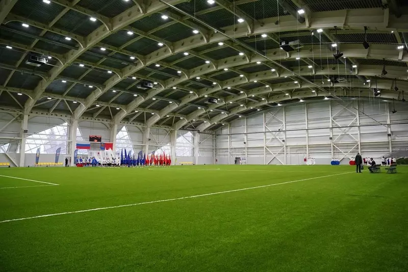 Фото 2 для новости «Новокузнецк: Открыт первый в Кузбассе крытый футбольный манеж Запсиб Арена»