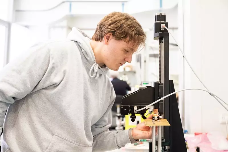 Картинка 1 для новости «Наука: Исследователи НИТУ МИСИС разработали более точную методику микроволновой микроскопии»