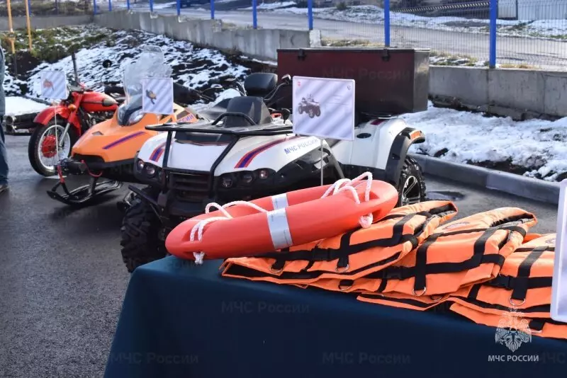 Фото #2 для «Челябинская область: В Челябинской области открыли новое пожарное депо»