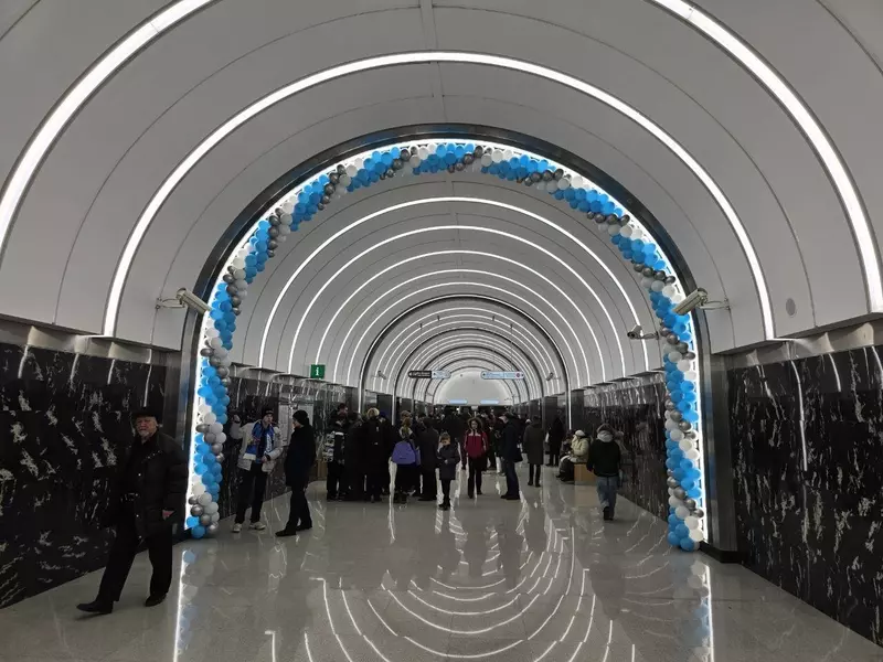 Картинка 4 для статьи «Санкт-Петербург: Станции метро Юго Западная и Путиловская открыли в Петербурге»