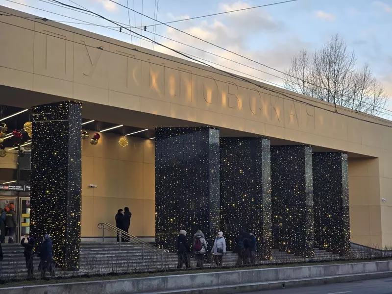 Изображение №1 для публикации «Транспорт: Станции метро Юго Западная и Путиловская открыли в Петербурге»