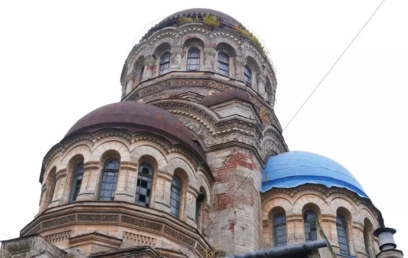 №4 для публикации «архитектура: В Петербурге с храма иконы Божией Матери Милующая начали снимать леса после долгой реставрации»