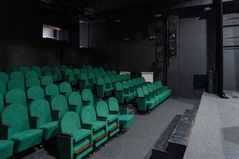 Фото №2 для «Спорт: В Нижневартовске открылось обновленное здание театра юного зрителя»