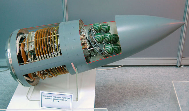 Пассивная радиолокационная головка самонаведения Л-112Э для ракет Х-31. МАКС-2009