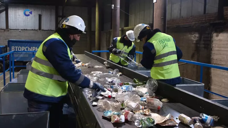 В Петрозаводске прошла первая погрузка вторсырья с новой мусоросортировочной линии