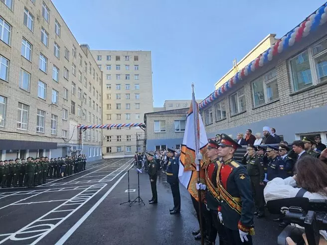 Картинка 2 для публикации «Армия: В Саратове открылось высшее военное училище радиационной химической и биологической защиты»