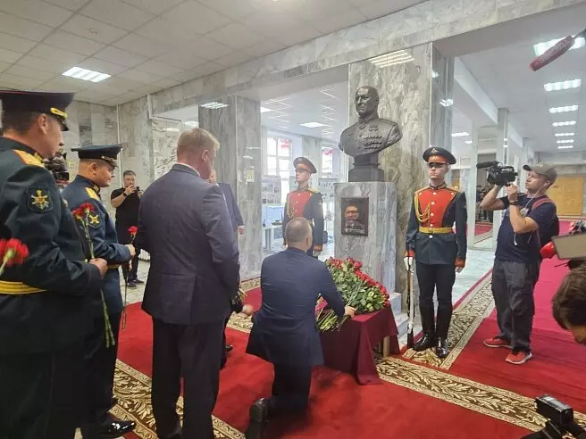 Фото #4 для поста «Саратовская область: В Саратове открылось высшее военное училище радиационной химической и биологической защиты»