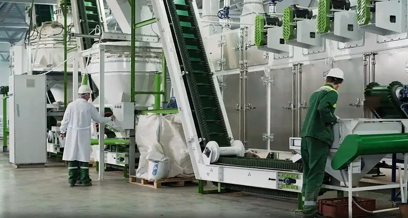 В Саратове построен завод по производству кормов для рыб