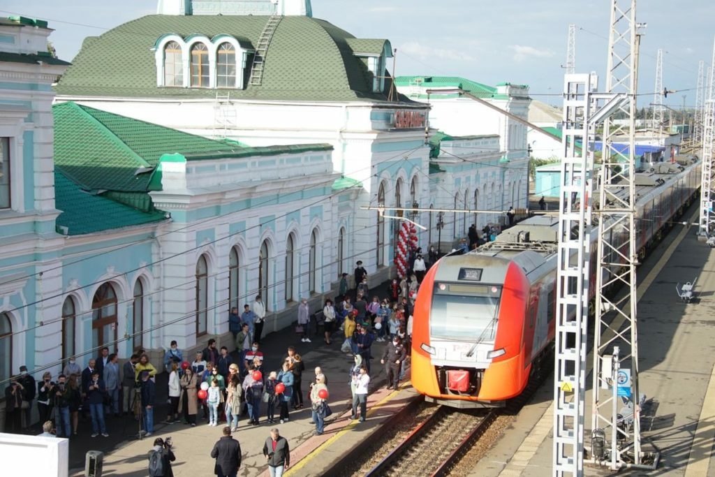 Завтра самара сызрань. Электричка Ласточка Сызрань. Сызрань Самара поезда. Ласточка Сызрань Самара. Поезд Ласточка Сызрань Самара.