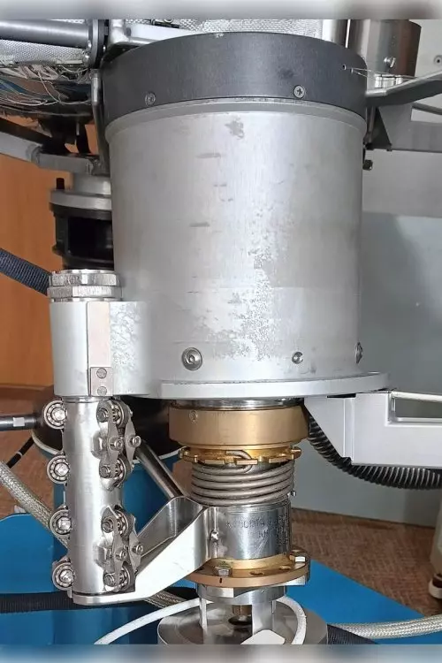 Фото №3 для «перспективные разработки: Впервые в российской науке полупроводниковые пленки выращены в открытом космосе»