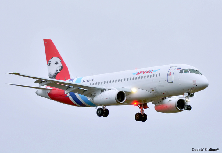 Авиакомпания «Ямал» получила очередной пассажирский самолет Сухой Суперджет 100