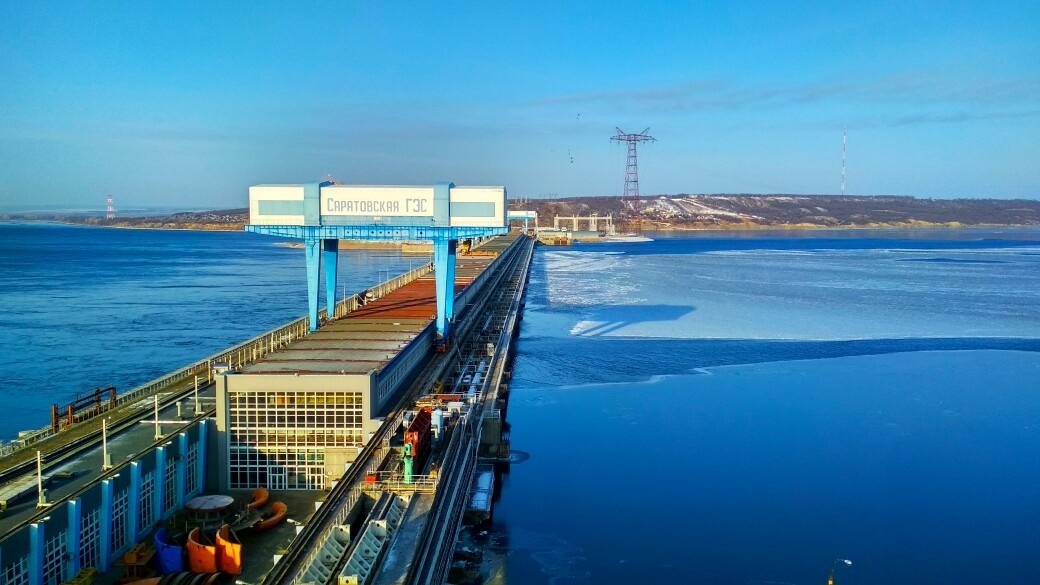 Саратовская ГЭС. Декабрь.
