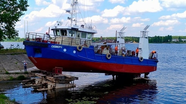 На Ярославском СЗ спущено на воду судно-нефтесборщик проекта Р2114 