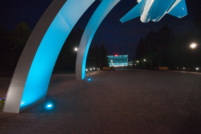 Подсветка памятника-монумента «МИГ на взлете»