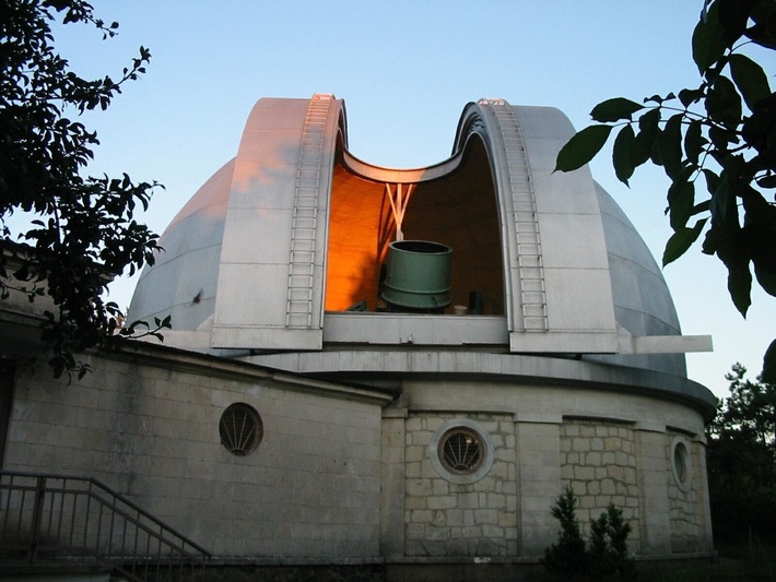 Обсерватория образована 30 июня 1945 года.