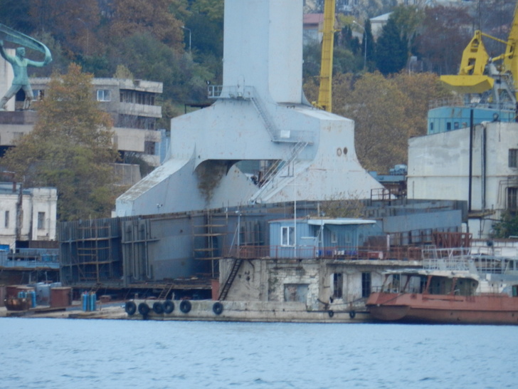 Строительство плавкранов в Севастополе