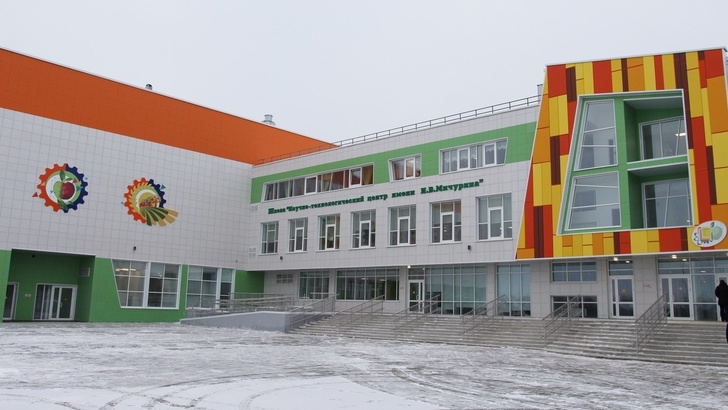 В Мичуринске Тамбовской области состоялось открытие новой школы на 1275 мест
