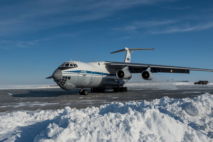 Минобороны построило в Арктике первую взлетно-посадочную полосу под все самолеты
