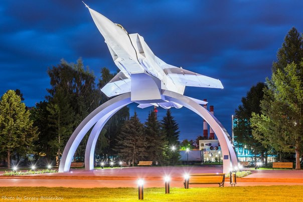 Светодиодная подсветка памятника-монумента «МИГ на взлете»