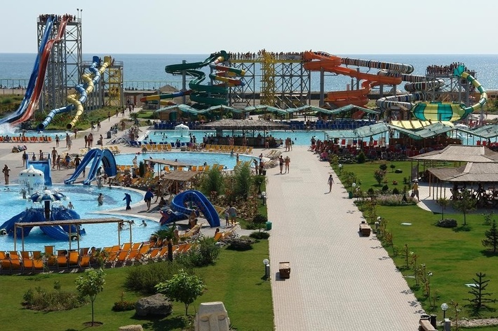 Самый большой аквапарк Крыма.