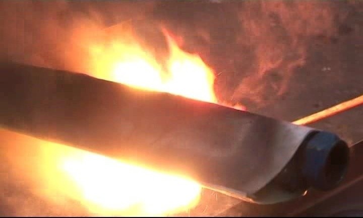 Защита тормозного шланга от внешнего пламени (развитие процесса) шланг не горит.