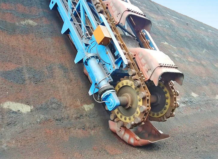 Стрела ковшового заборщика, изготовленного по проекту ПО "ТЕХНОРОС"