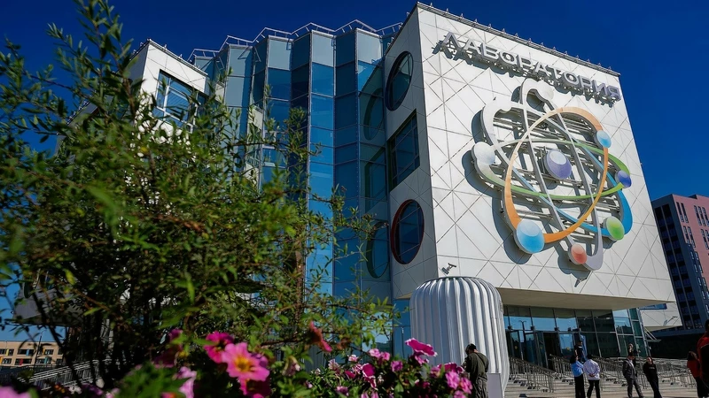 #6 для публикации «Обзор В августе 2025 года в России были открыты 15 новых школ и детских садов»