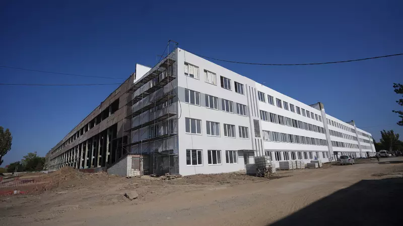 Один из реконструируемых корпусов