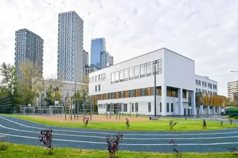 №15 для статьи «Обзор В октябре 2025 года в России были открыты 30 новых школ и детских садов»