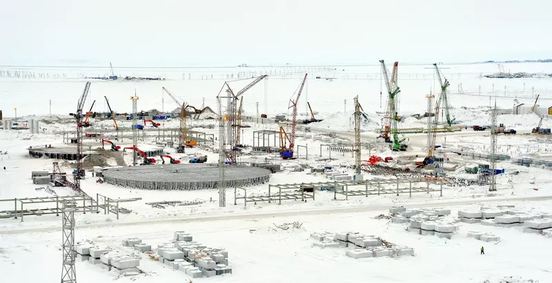 Проект возводили и обеспечивали сотни компаний