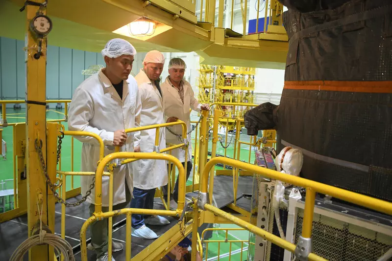 Иллюстрация 2 для статьи «фотофакты: Проведены авторский осмотр и накатка головного обтекателя ТГК Прогресс МС 24»