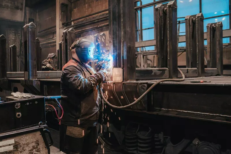 Предприятие Уралвагонзавода выполнило первый заказ на новые вагоны платформы