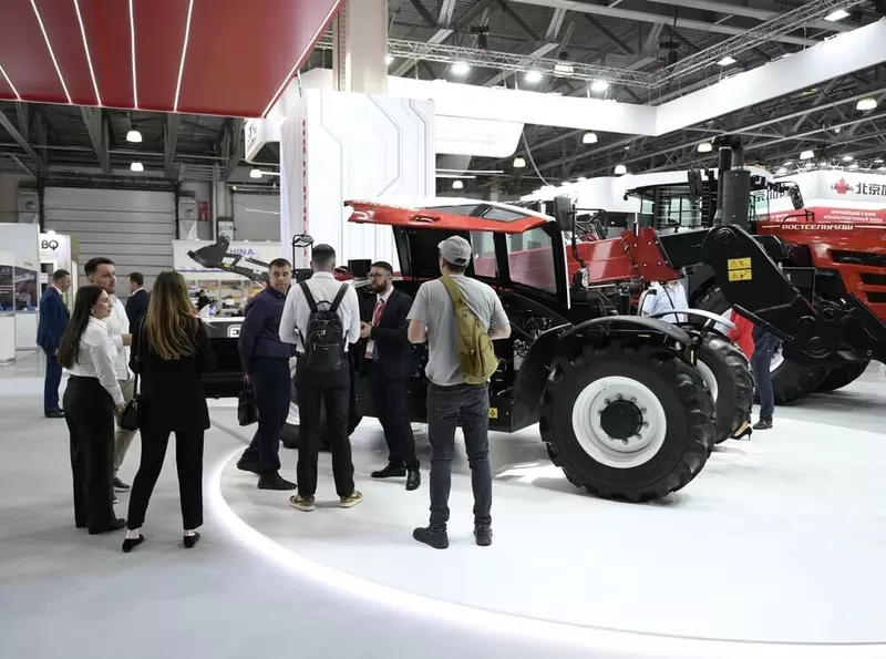 Официальная премьера новых российских погрузчиков прошла в Москве