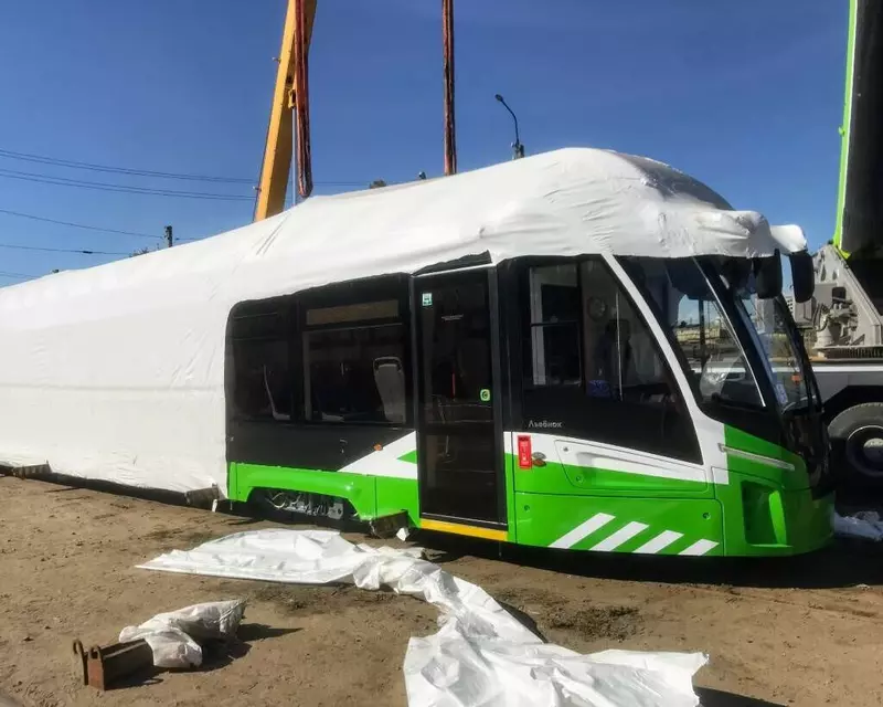 В Курск привезли еще 4 трамвая Львенок