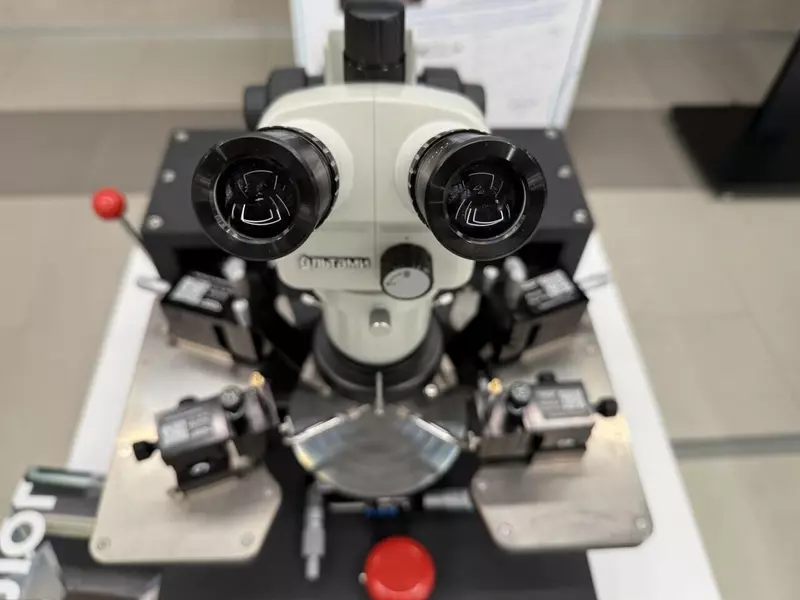 Ростех разработал отечественные зондовые станции для контроля микроэлектроники