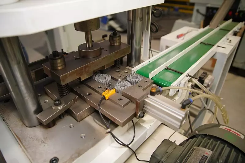 Фото №2 для публикации «Кузбасс: Кемеровское предприятие наладило производство двигателей для беспилотных летательных аппаратов»