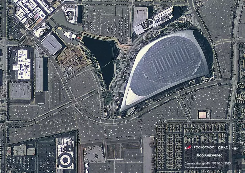 Изображение №5 для «Роскосмос показал сделанные Ресурсом П снимки США Китая и ОАЭ»